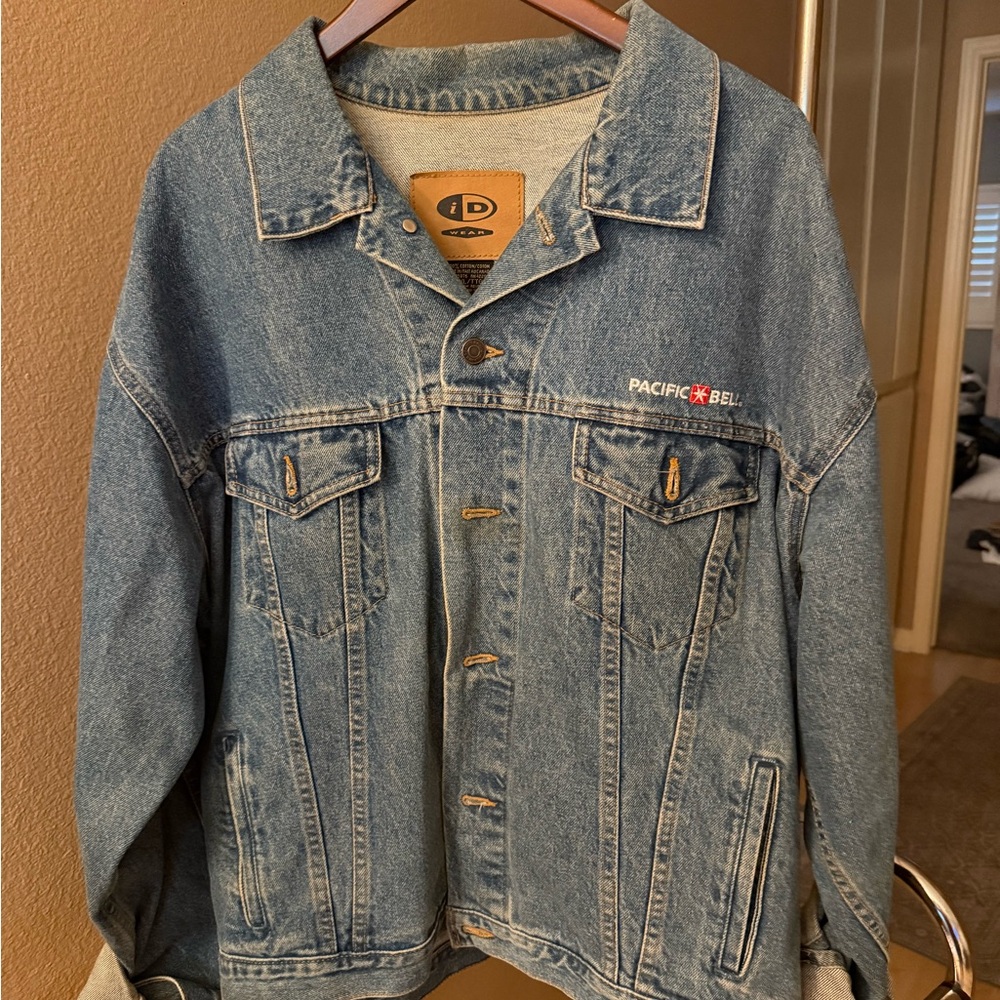 Women's Classic Denim Jacket